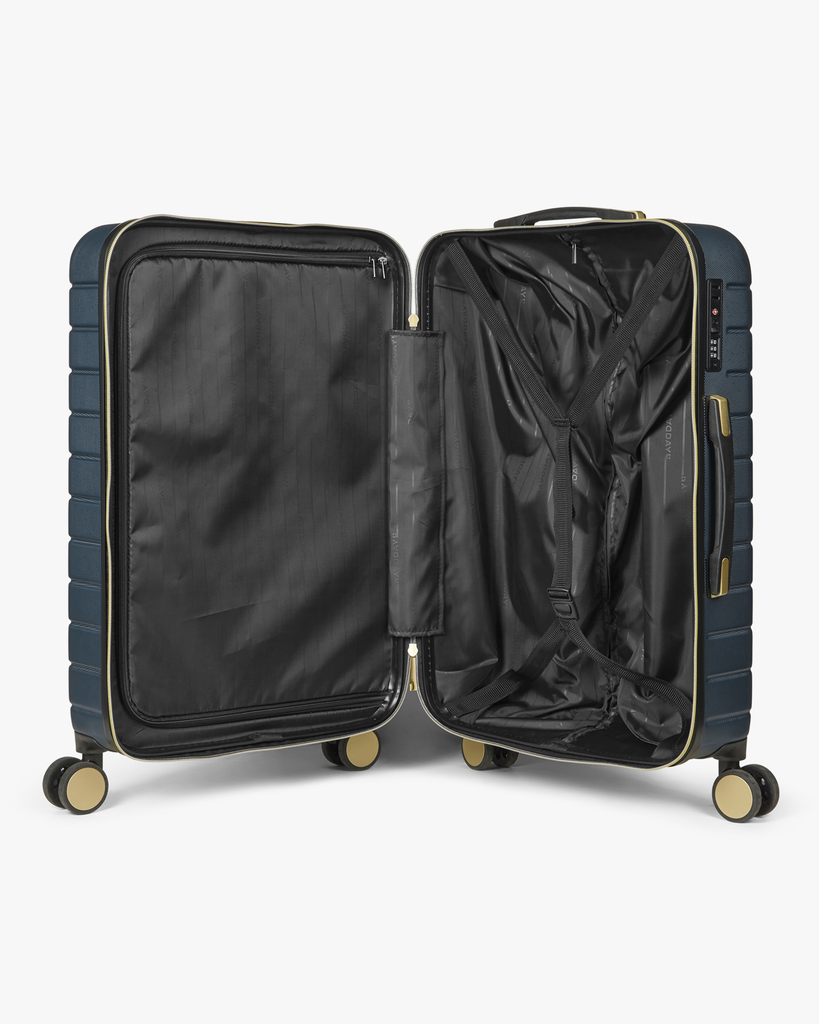 Day CPT 24" Suitcase Lux