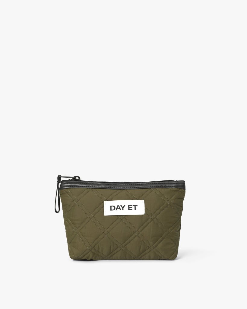 Day RE-Q Fenced Mini